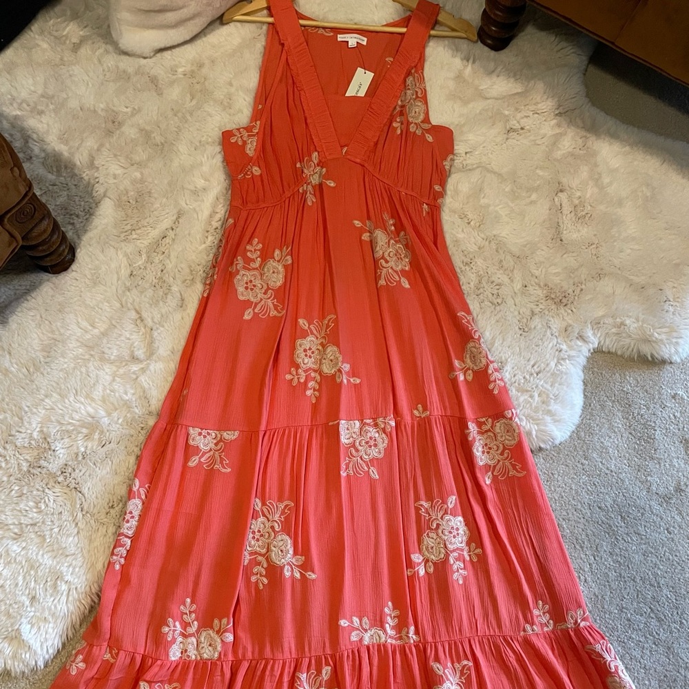 NWT Coco + Jaimeson Embroidered Long Dress, sz L Francesca’s